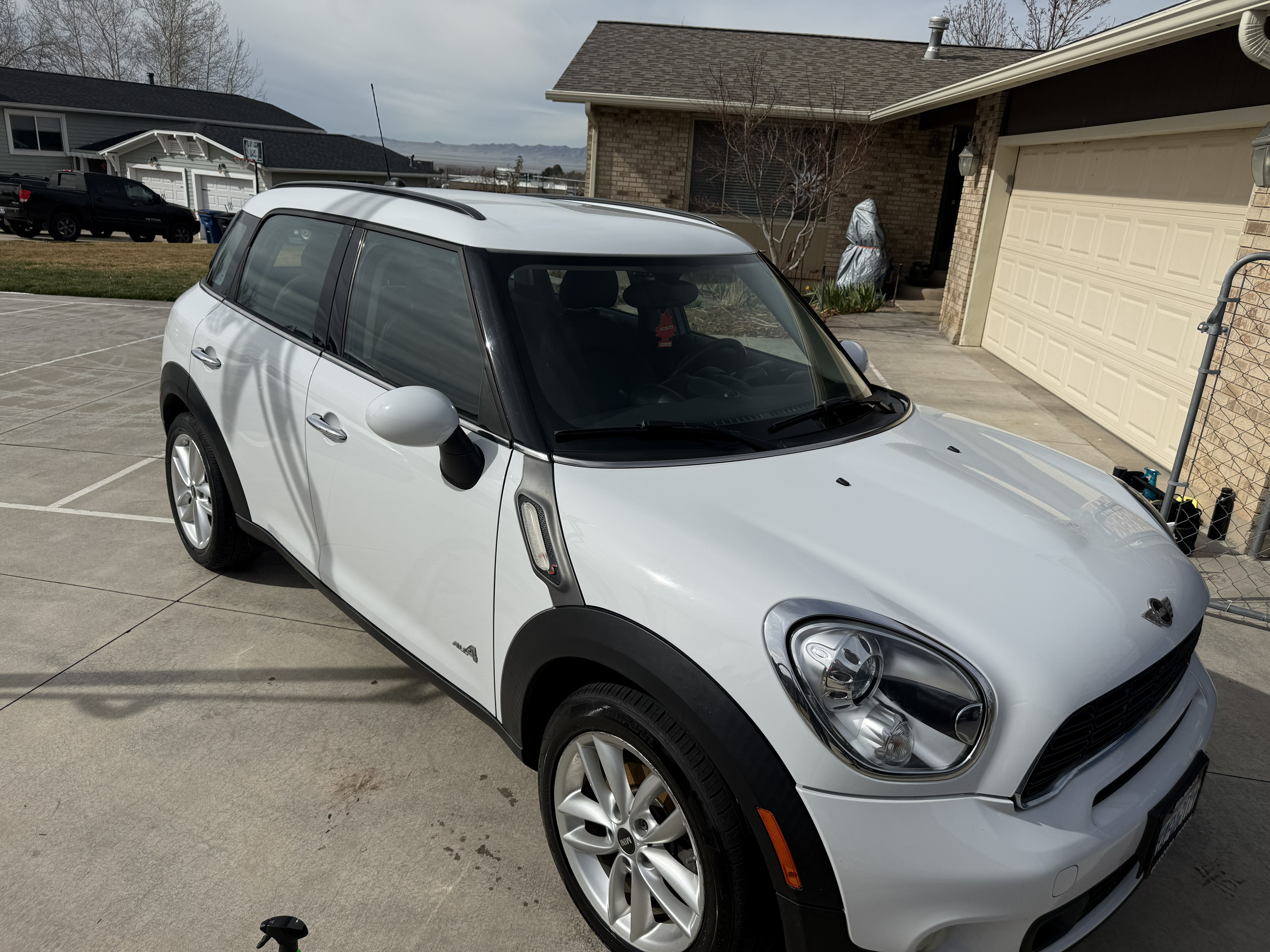 Mini Cooper Countryman after wash fresh shine